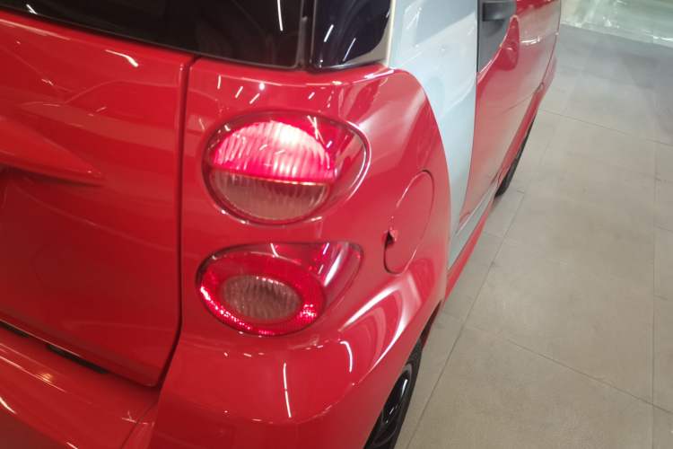Used smart fortwo 2013 1.0T Hardtop Passion Edition Exterior 6