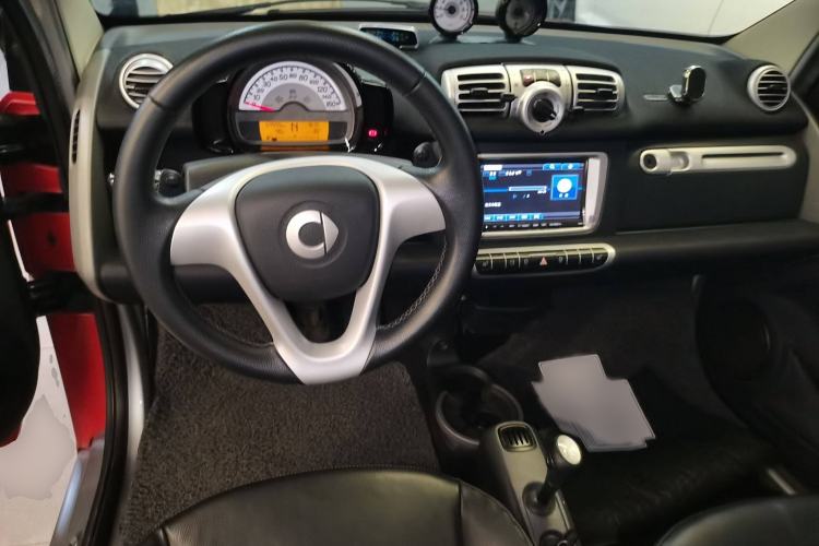 Used smart fortwo 2013 1.0T Hardtop Passion Edition Interior 2