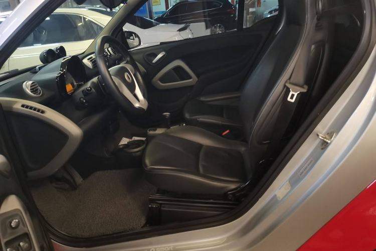 Used smart fortwo 2013 1.0T Hardtop Passion Edition Left Front Seat