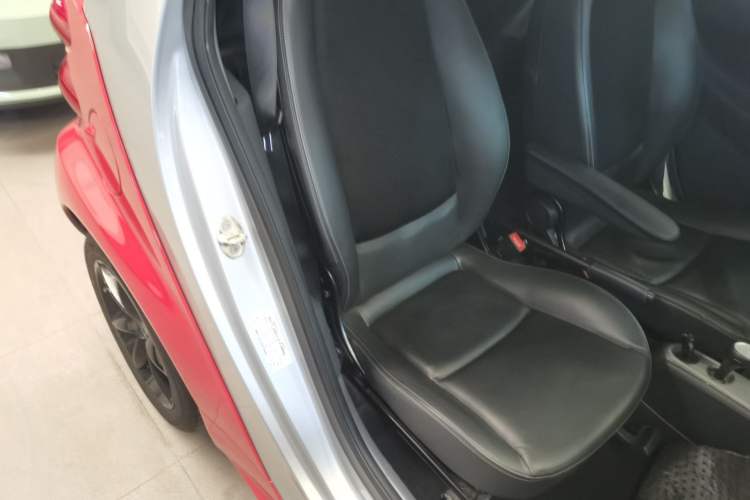 Used smart fortwo 2013 1.0T Hardtop Passion Edition Right Front Seat