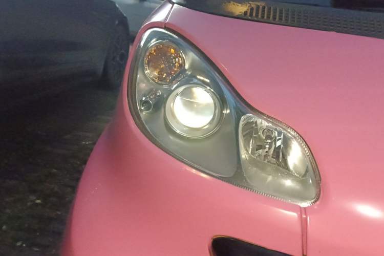 Used smart fortwo 2013 1.0T Hardtop Passion Edition Right Front Headlight