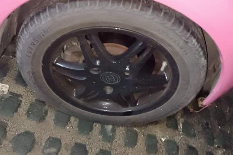 Used smart fortwo 2013 1.0T Hardtop Passion Edition Right Front Wheel Hub