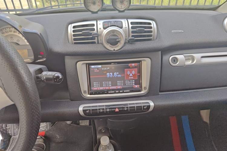 Used smart fortwo 2013 1.0T Hardtop Passion Edition Audio And AC Panel