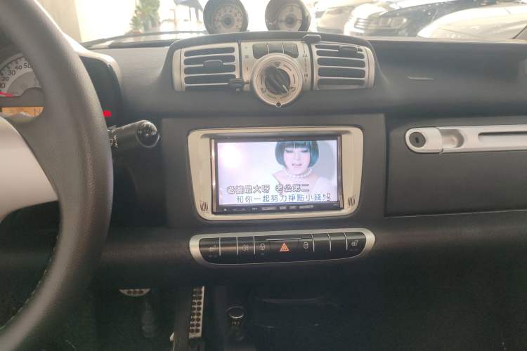 Used smart fortwo 2013 1.0T Hardtop Passion Edition Audio And AC Panel