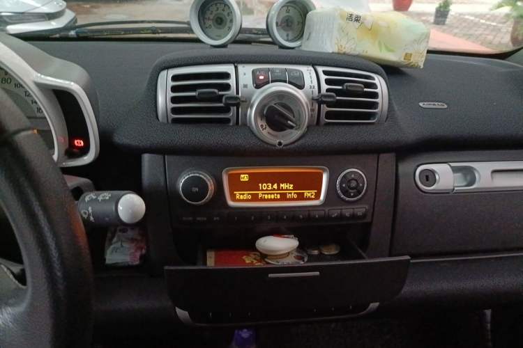 Used smart fortwo 2013 1.0T Hardtop Ice Cool Special Edition Audio And AC Panel