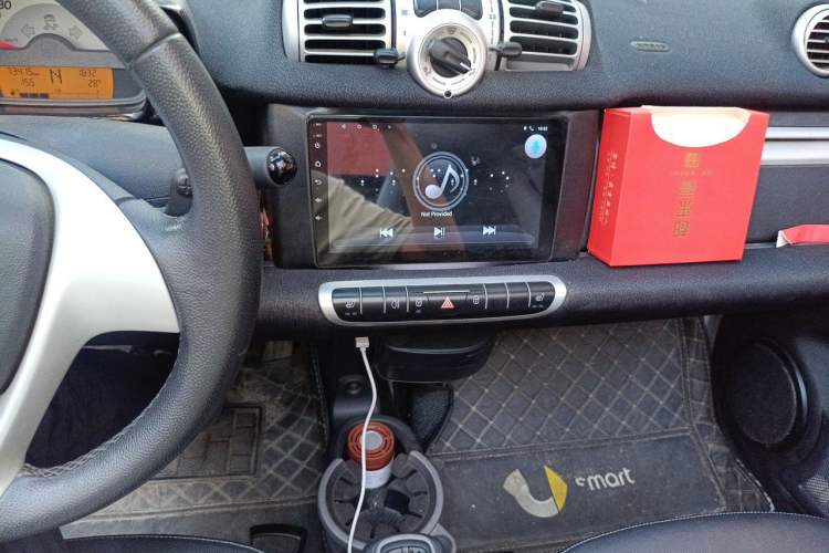 Used smart fortwo 2013 1.0T Convertible Passion Edition Audio And AC Panel
