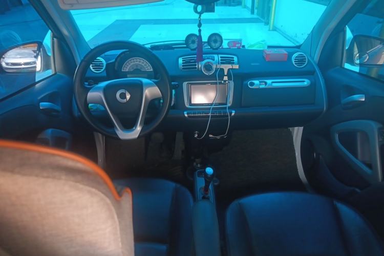 Used smart fortwo 2013 1.0T Hardtop Passion Edition Center Console