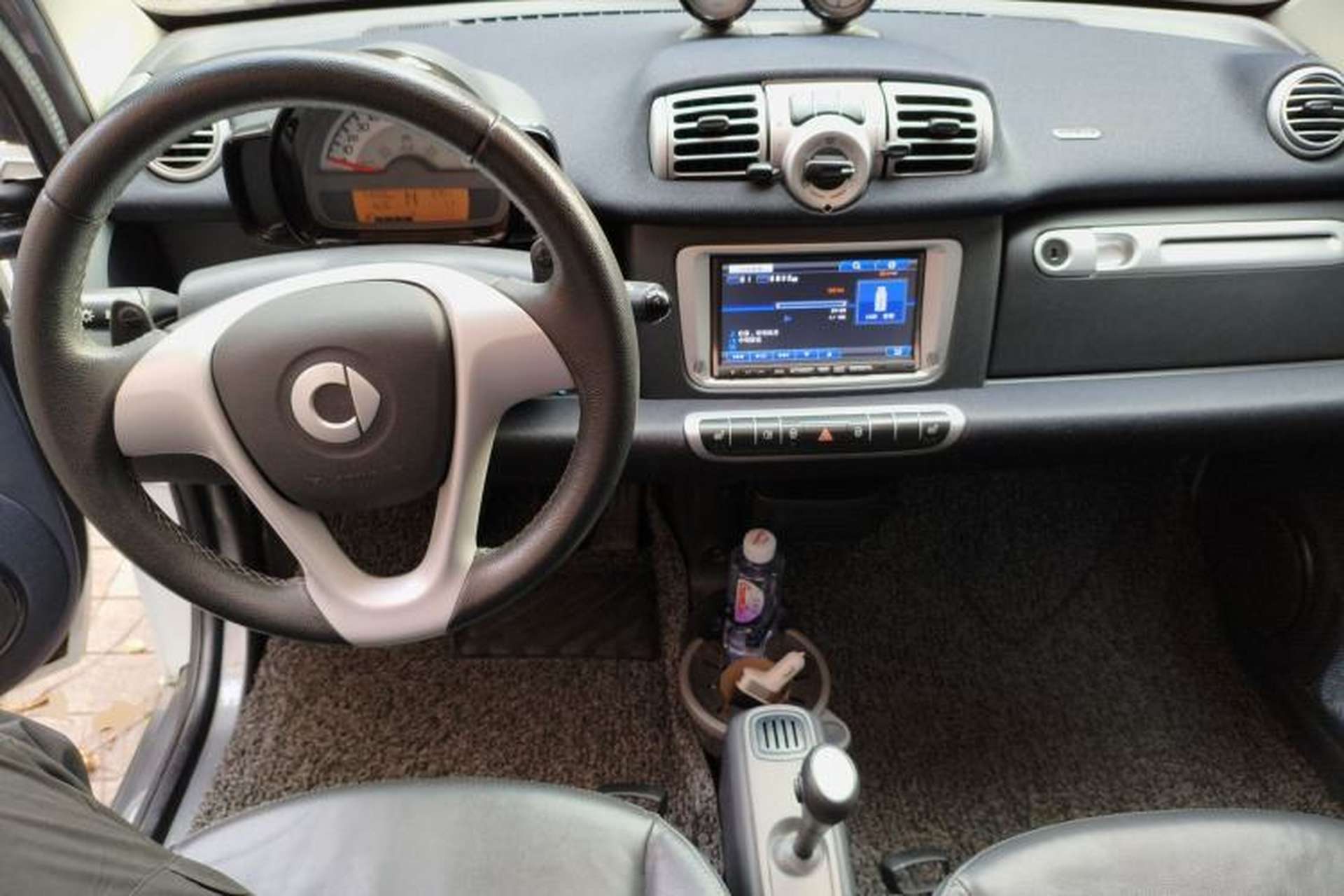 Used smart fortwo 2013 1.0T Hardtop Passion Edition Center Console