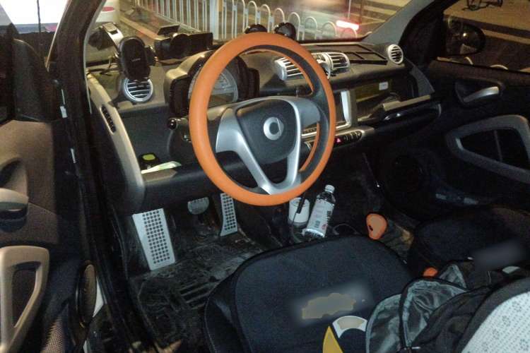 Used smart fortwo 2013 1.0T Hardtop Passion Edition Center Console
