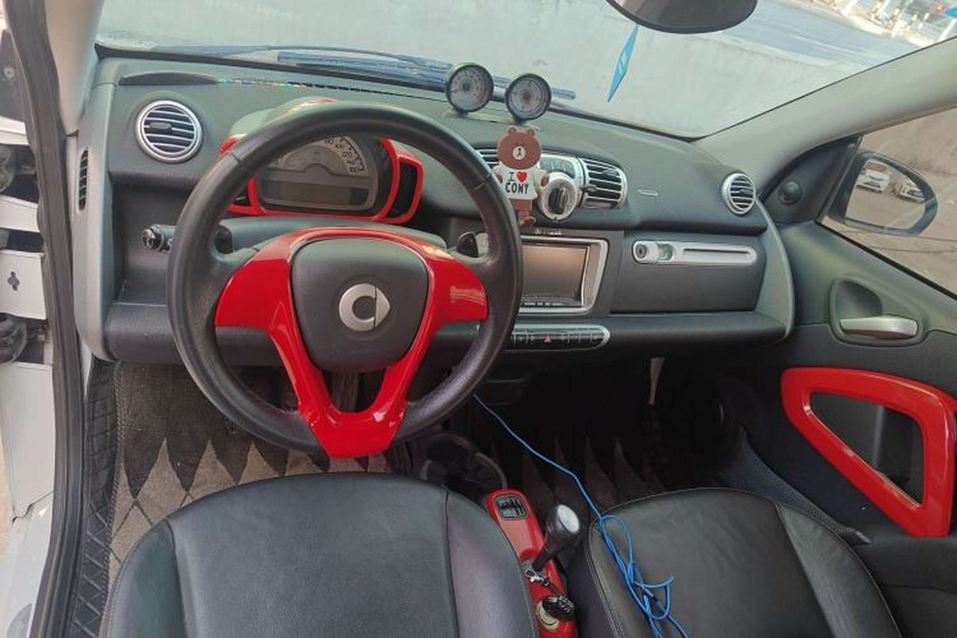 Used smart fortwo 2013 1.0T Convertible Passion Edition Center Console