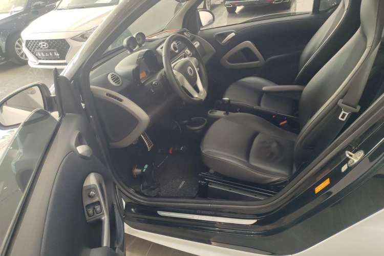 Used smart fortwo 2013 1.0T Hardtop Passion Edition Driver Seat