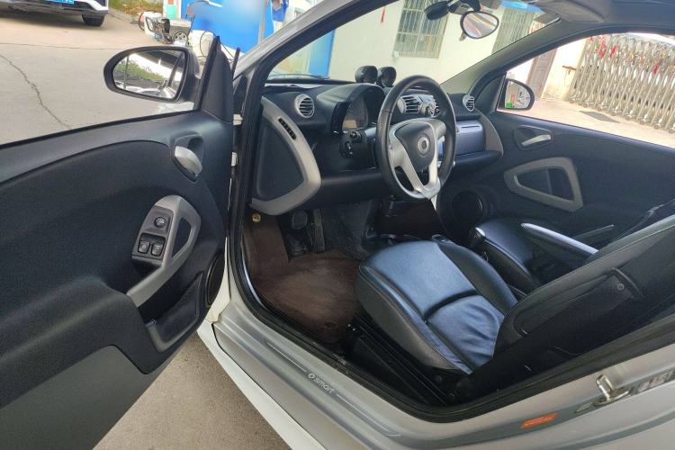 Used smart fortwo 2013 1.0T Hardtop Passion Edition Driver Seat