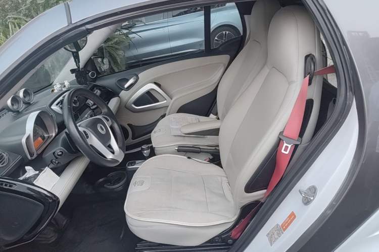 Used smart fortwo 2013 1.0T Convertible Passion Edition Driver Seat