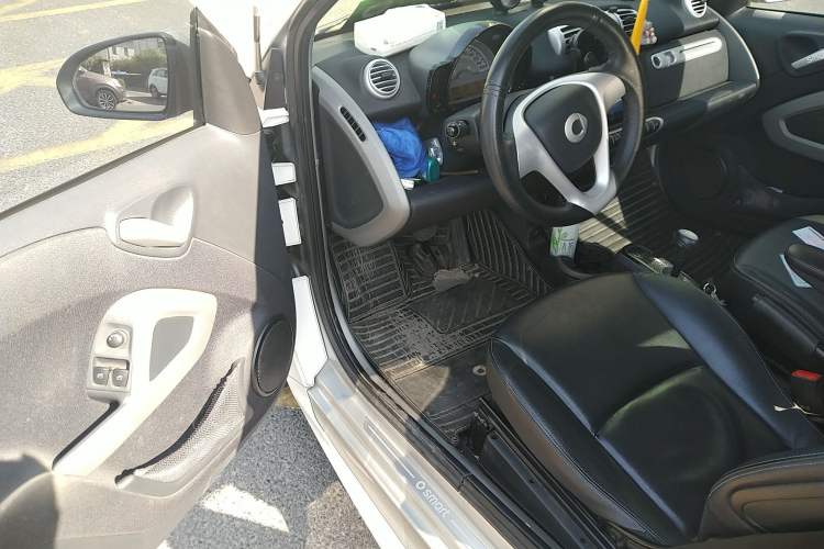 Used smart fortwo 2013 1.0T Hardtop Passion Edition Driver Seat
