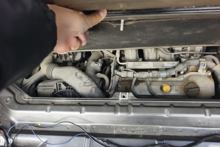 Used smart fortwo 2013 1.0T Hardtop Passion Edition Engine Bay