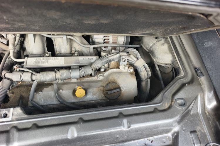 Used smart fortwo 2013 1.0T Hardtop Passion Edition Engine Bay Left