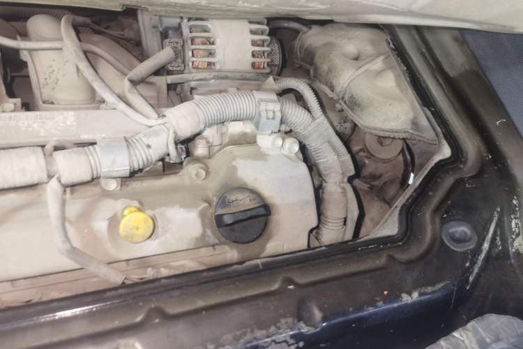 Used smart fortwo 2013 1.0 MHD Hardtop Chocolate Special Edition Engine Bay Left