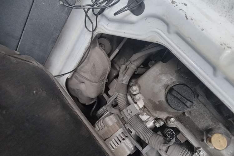 Used smart fortwo 2013 1.0T Convertible Passion Edition Engine Bay Left