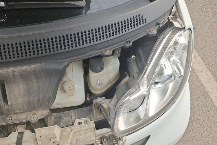 Used smart fortwo 2013 1.0 MHD New Year Special Edition Engine Bay Left