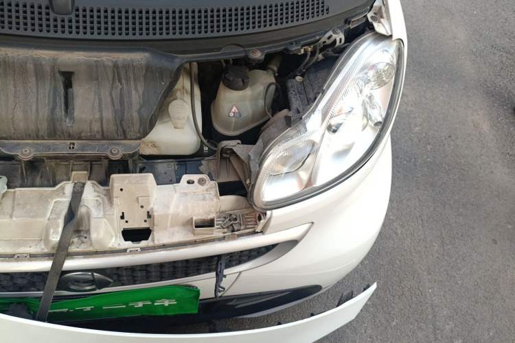 Used smart fortwo 2013 1.0T Convertible Passion Edition Engine Bay Left