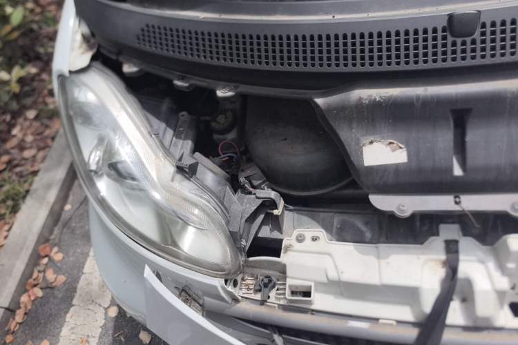Used smart fortwo 2013 1.0T Hardtop Passion Edition Engine Bay Right
