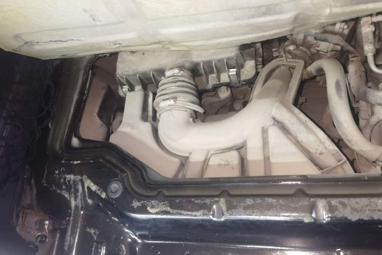 Used smart fortwo 2013 1.0 MHD Hardtop Chocolate Special Edition Engine Bay Right