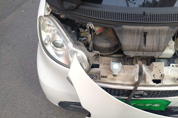Used smart fortwo 2013 1.0T Convertible Passion Edition Engine Bay Right