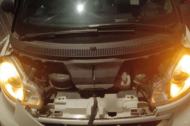 Used smart fortwo 2013 1.0T Hardtop Passion Edition Engine Bay