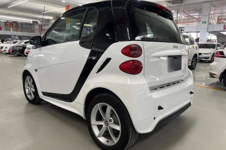 Used smart fortwo 2013 1.0T Hardtop Passion Edition Exterior 3