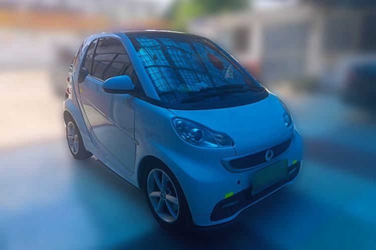 Used smart fortwo 2013 1.0T Hardtop Passion Edition Front Right 45 Deg