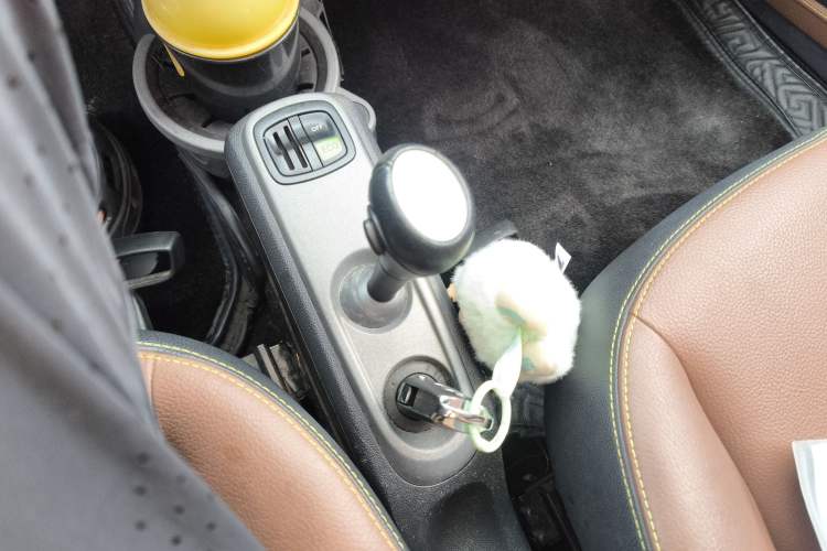 Used smart fortwo 2013 1.0 MHD New Year Special Edition Gear Lever