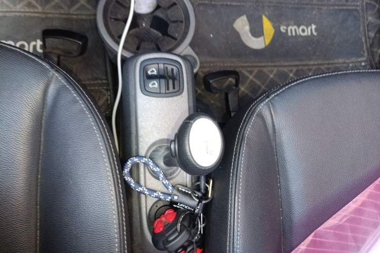 Used smart fortwo 2013 1.0T Convertible Passion Edition Gear Lever