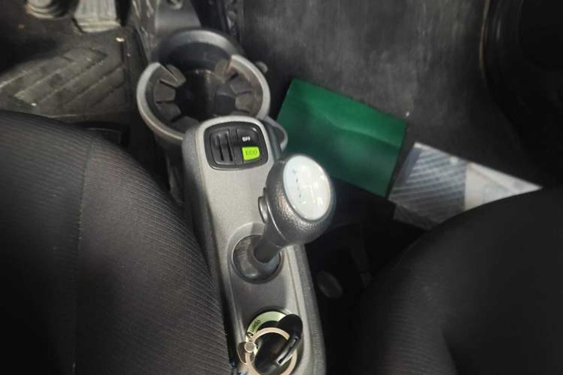 Used smart fortwo 2013 1.0 MHD New Year Special Edition Gear Lever