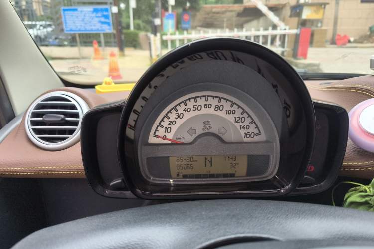 Used smart fortwo 2013 1.0 MHD New Year Special Edition Instrument Cluster