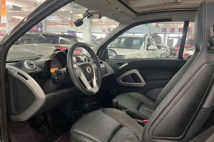 Used smart fortwo 2013 1.0T Hardtop Passion Edition Interior 1