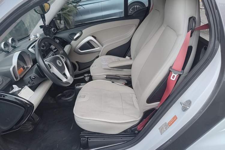 Used smart fortwo 2013 1.0T Convertible Passion Edition Left Front Seat