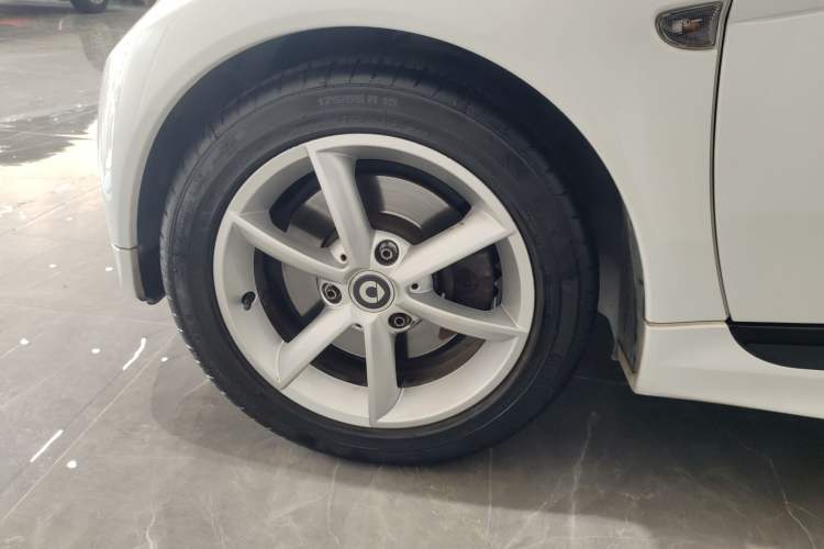 Used smart fortwo 2013 1.0T Hardtop Passion Edition Left Front Wheel Hub
