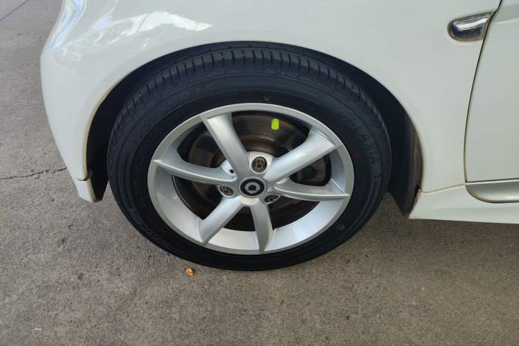 Used smart fortwo 2013 1.0T Hardtop Passion Edition Left Front Wheel Hub
