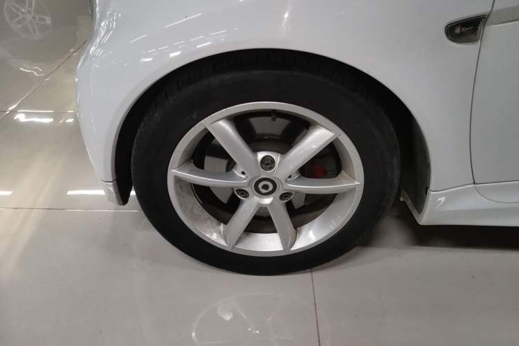 Used smart fortwo 2013 1.0T Hardtop Passion Edition Left Front Wheel Hub