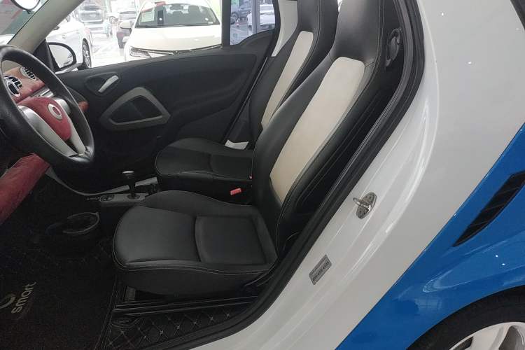 Used smart fortwo 2013 1.0T Convertible Ice Cool Special Edition Left Rear Seat
