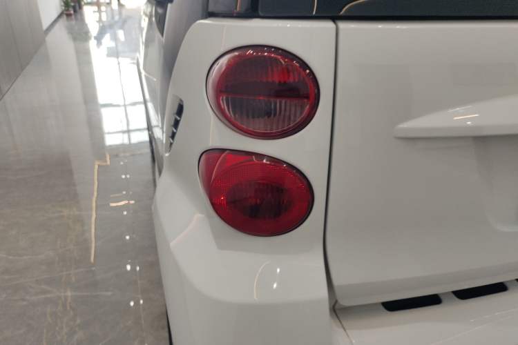 Used smart fortwo 2013 1.0T Hardtop Passion Edition Left Rear Taillight