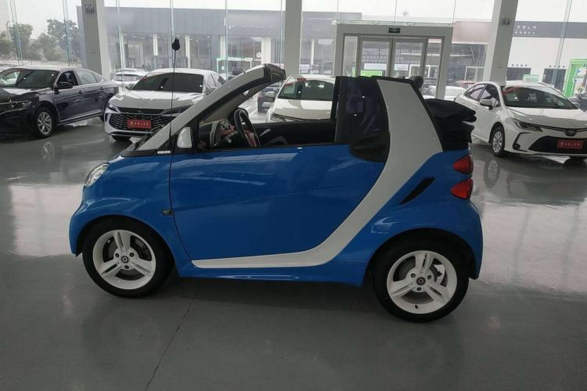 Used smart fortwo 2013 1.0T Convertible Ice Cool Special Edition Left Side