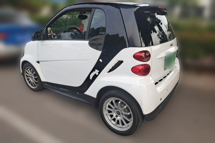 Used smart fortwo 2013 1.0 MHD New Year Special Edition Rear Left 45 Deg