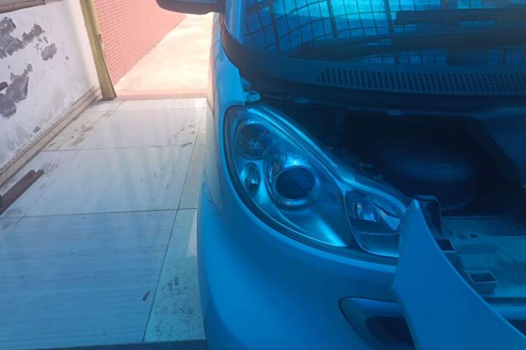 Used smart fortwo 2013 1.0T Hardtop Passion Edition Right Front Headlight