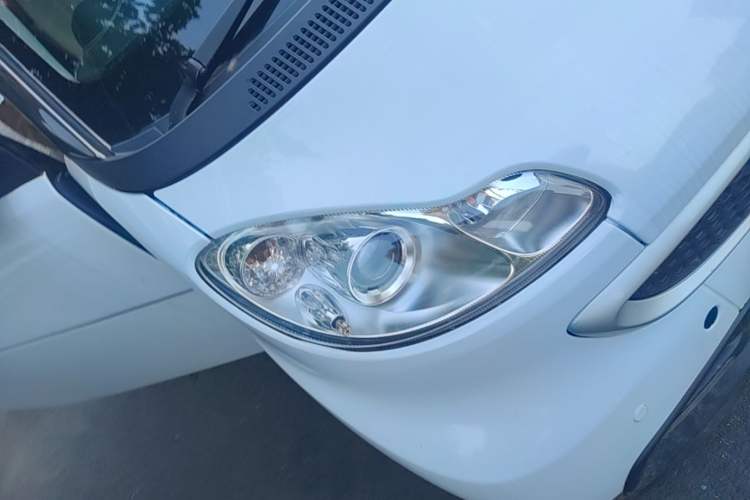 Used smart fortwo 2013 1.0T Convertible Passion Edition Right Front Headlight