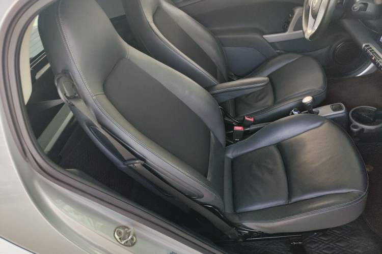 Used smart fortwo 2013 1.0T Hardtop Passion Edition Right Front Seat