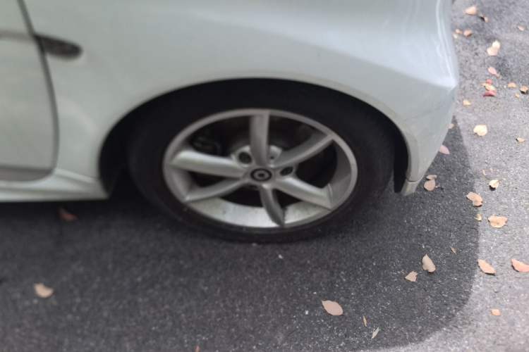 Used smart fortwo 2013 1.0T Hardtop Passion Edition Right Front Wheel Hub