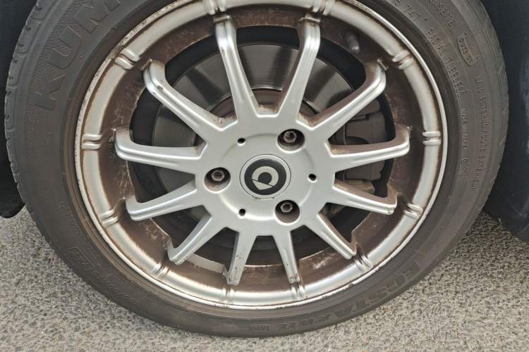 Used smart fortwo 2013 1.0 MHD New Year Special Edition Right Front Wheel Hub