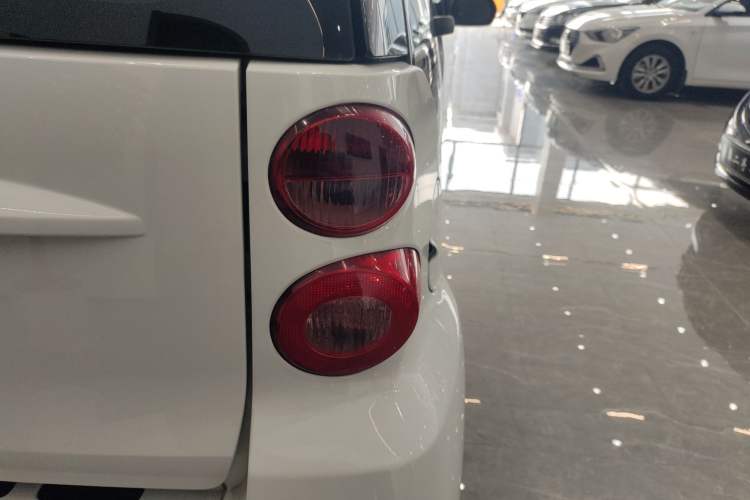 Used smart fortwo 2013 1.0T Hardtop Passion Edition Right Rear Taillight