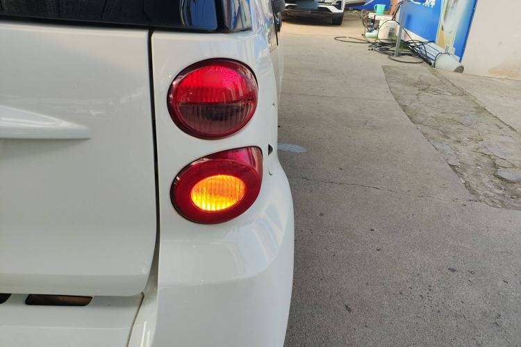 Used smart fortwo 2013 1.0T Hardtop Passion Edition Right Rear Taillight
